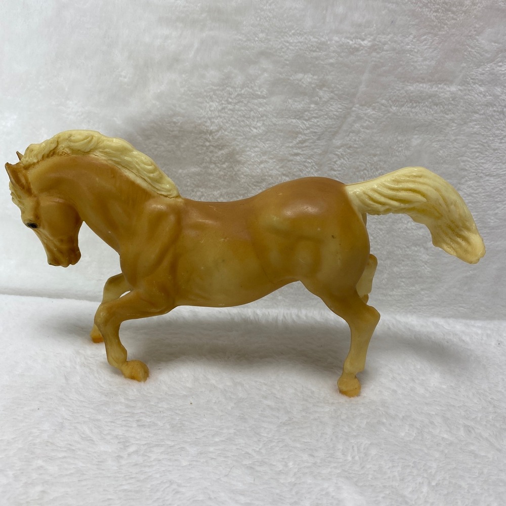 VTG Breyer Molding‎ Co Palomino Classic Fighting Stallion #30 King